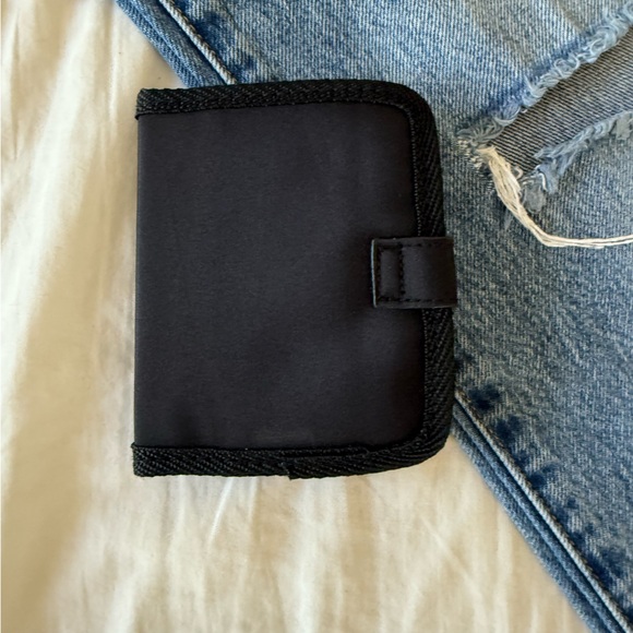 Mudd Black‎ Compact Wallet - Picture 2 of 5
